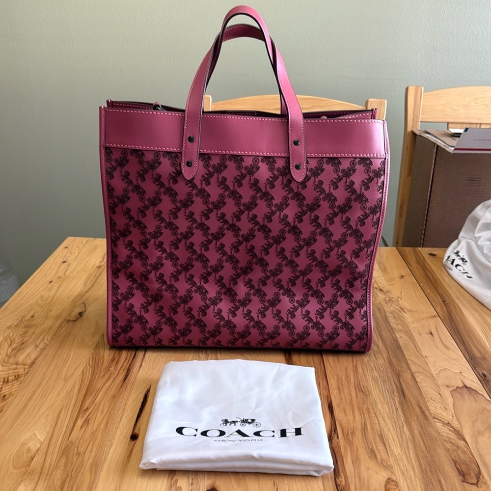 Coach Field Tote 40 with Horse and Carriage